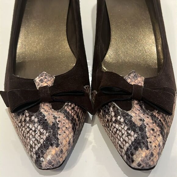 Stuart Weitzman Brown Suede/Embossed Leather Toe and Kitten Heel Shoes Size 7 - Picture 9 of 15